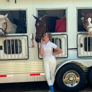 Meet your Posher, Andrea